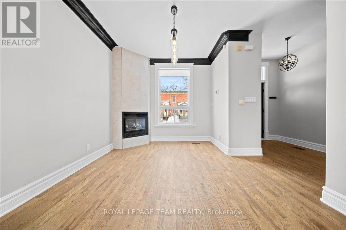 132 Elm Street, Ottawa, ON, K1R 6N5 - 3