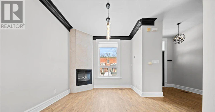 132 Elm Street, Ottawa, ON, K1R 6N5 - 3