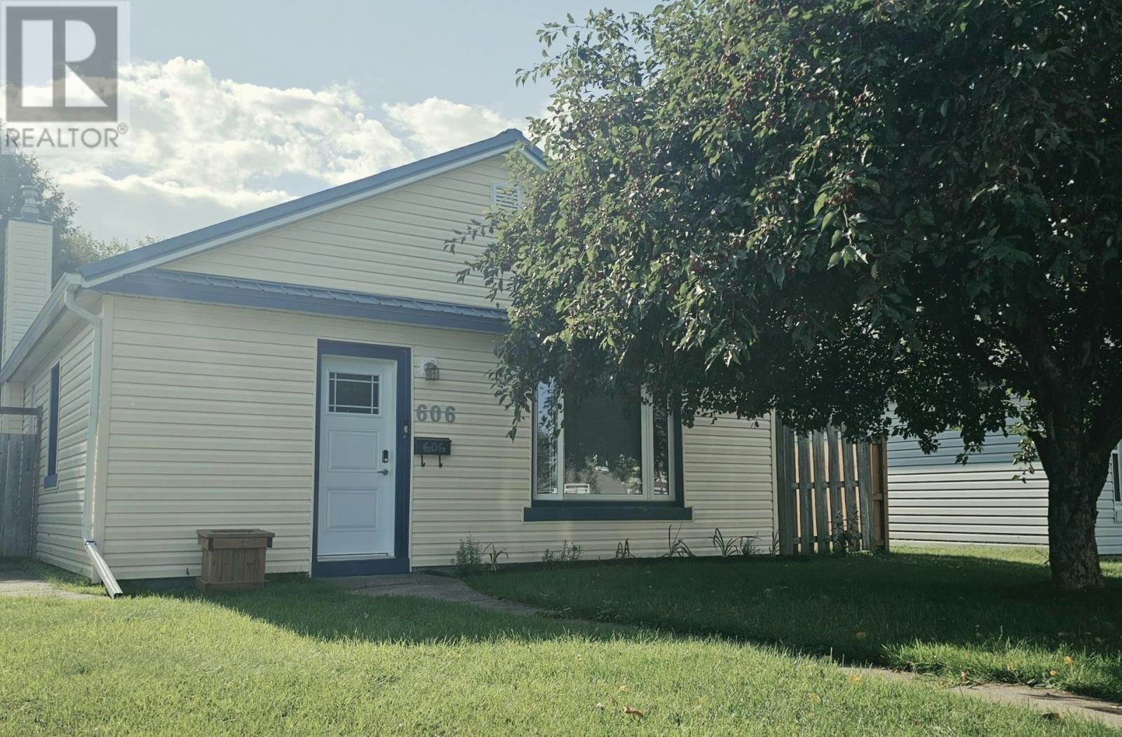 606 Kingsway, Thunder Bay, ON, P7E 2B1