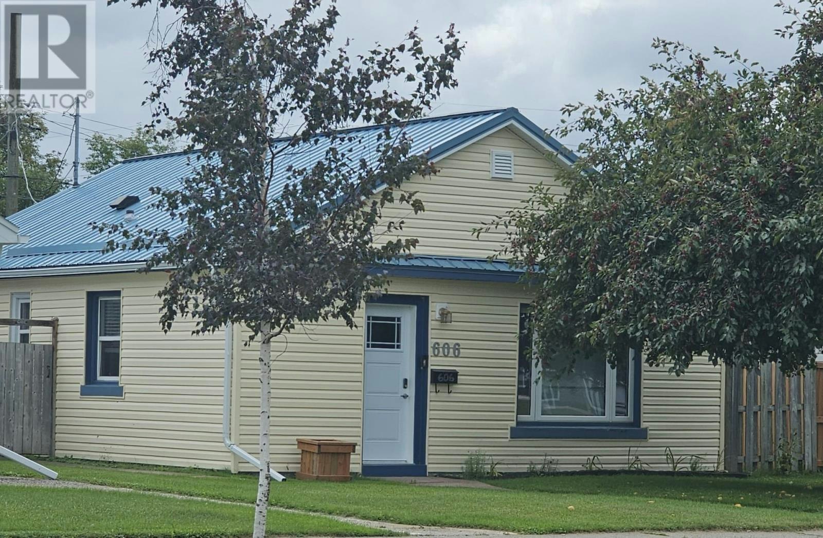 606 Kingsway, Thunder Bay, ON, P7E 2B1