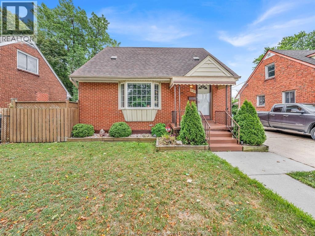2187 Girardot, Windsor, ON, N9B 1R3