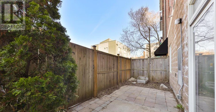 105-459 Kerr Street, Oakville, ON, L6K 3C2 - 18