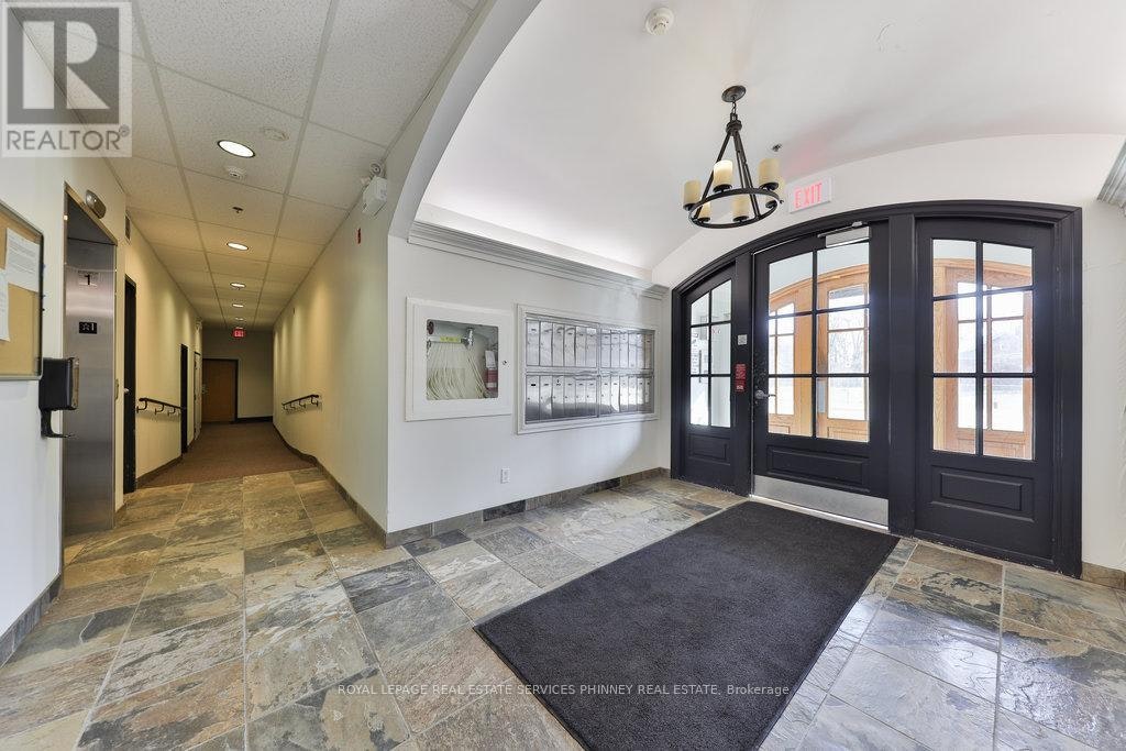 105-459 Kerr Street, Oakville, ON, L6K 3C2 - 3