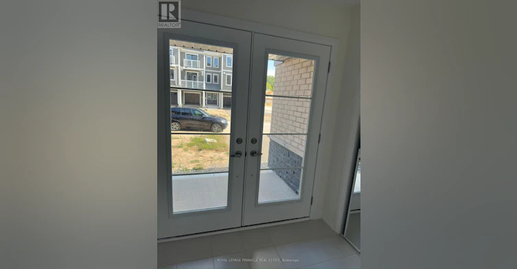 12 Kensington Road, Brampton, ON, N3W 0J9 - 5