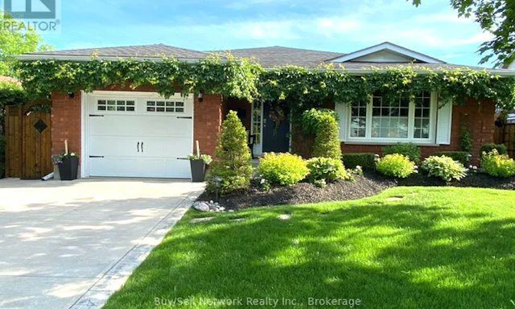 2504 Idyllwood Crescent