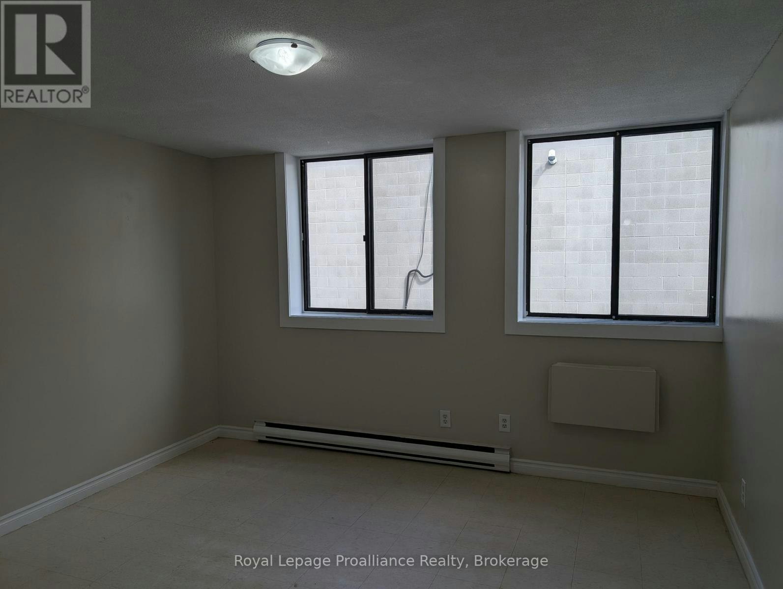 309-328 Aylmer Street, Peterborough, ON, K9H 3V6 - 6