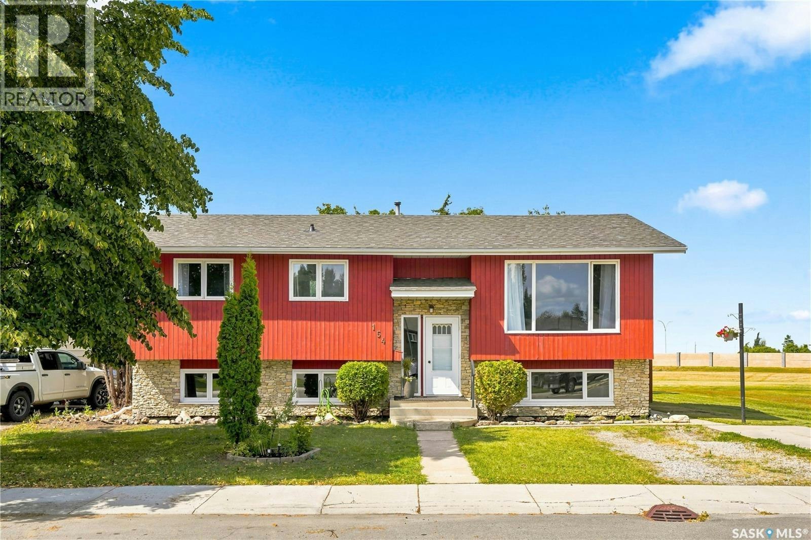 154 Delayen Crescent, Saskatoon, SK, S7N 2V6