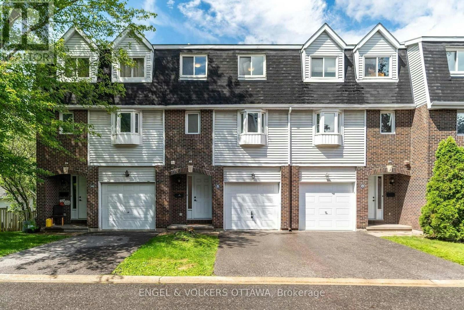 8 Almond Lane, Ottawa, ON, K2L 3T2
