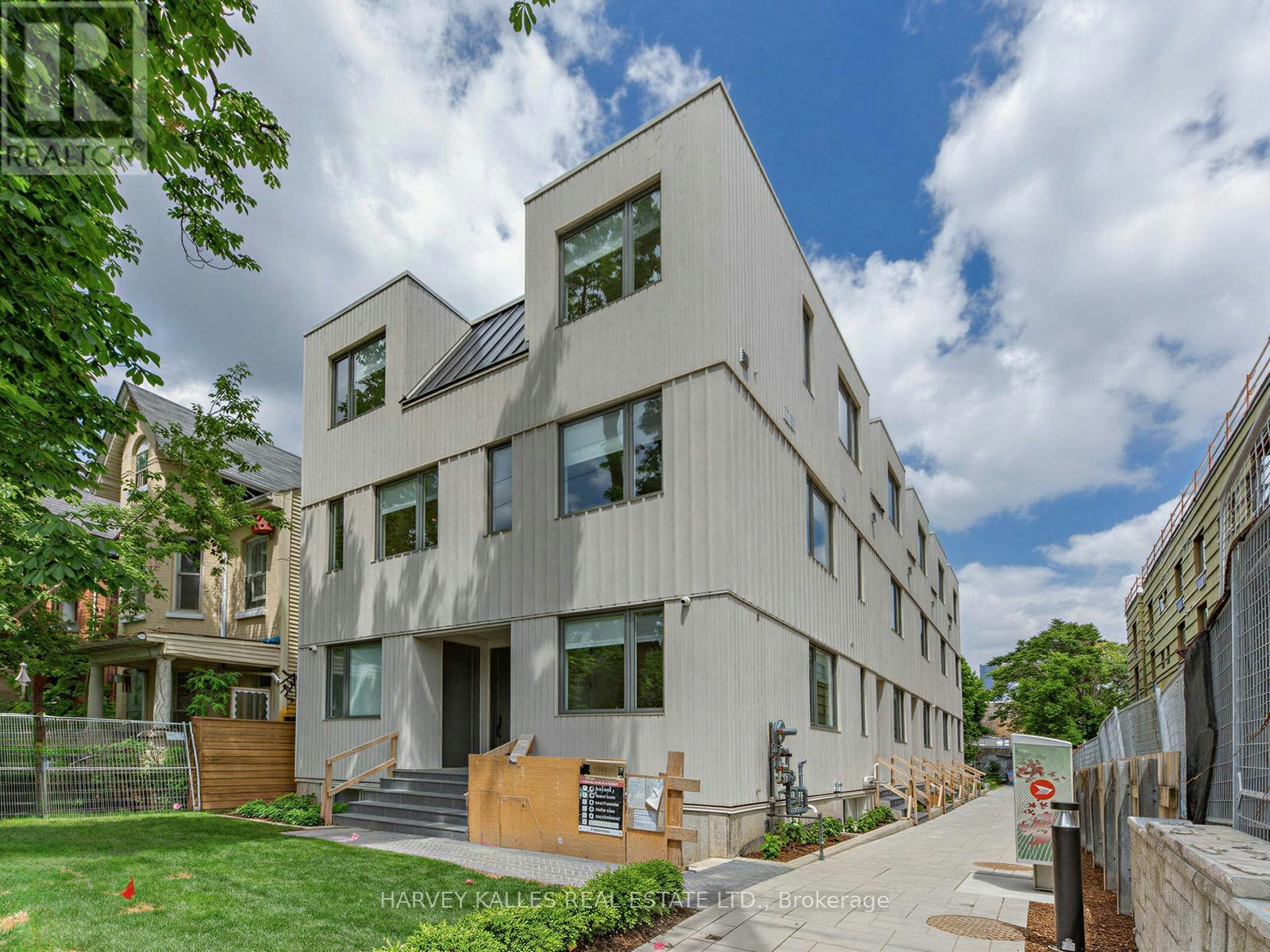 3A-45 Bellevue Avenue, Toronto, ON, M5T 2N5