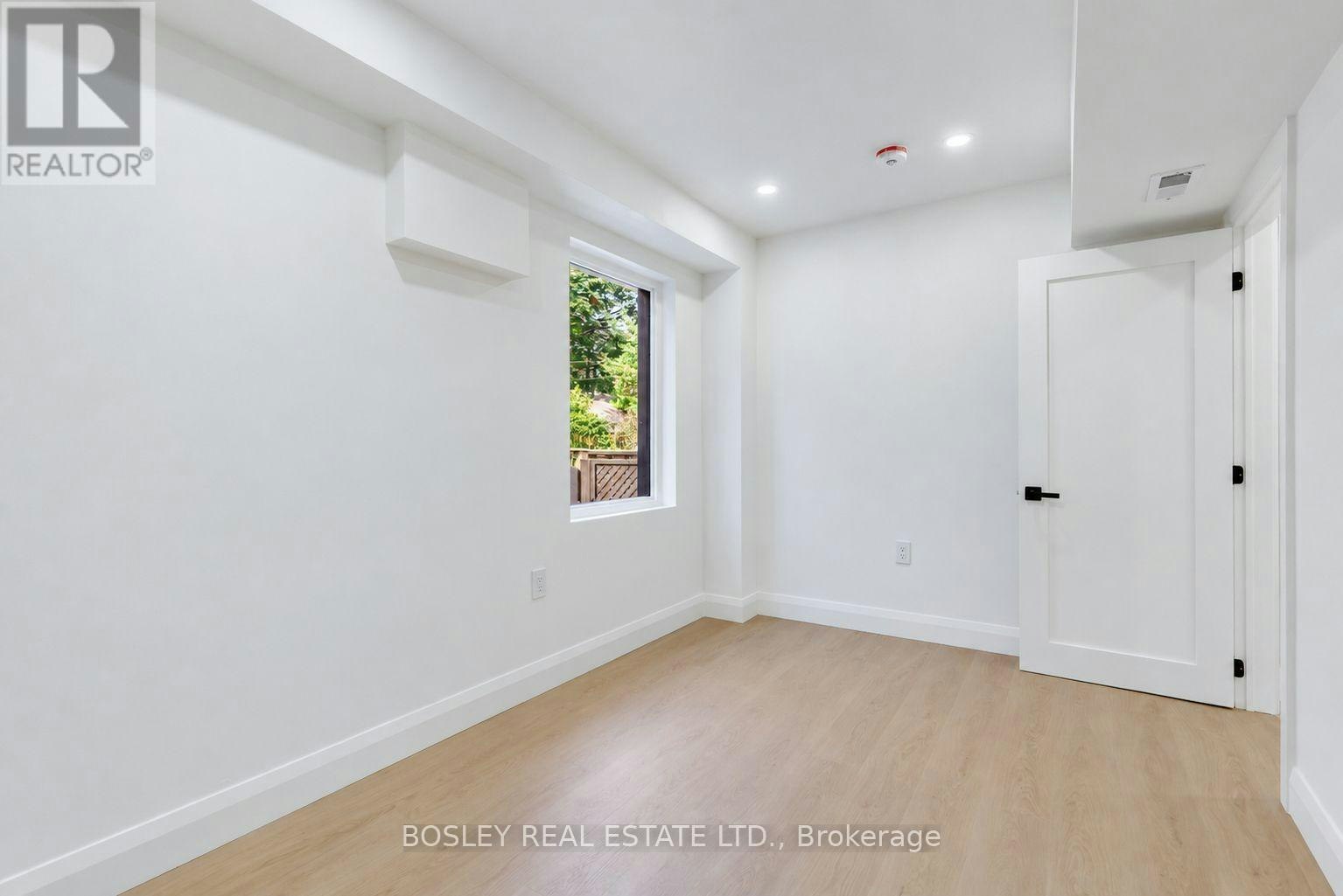 B-225 Gainsborough Road, Toronto, ON, M4L 3C7 - 15