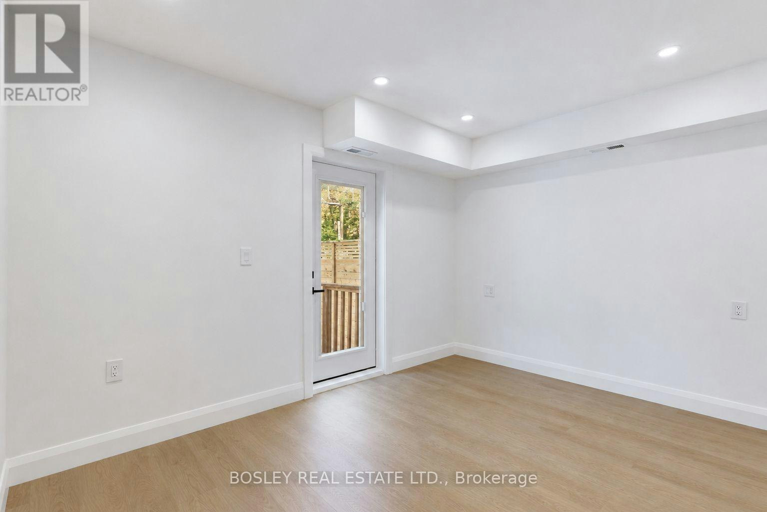 B-225 Gainsborough Road, Toronto, ON, M4L 3C7 - 22
