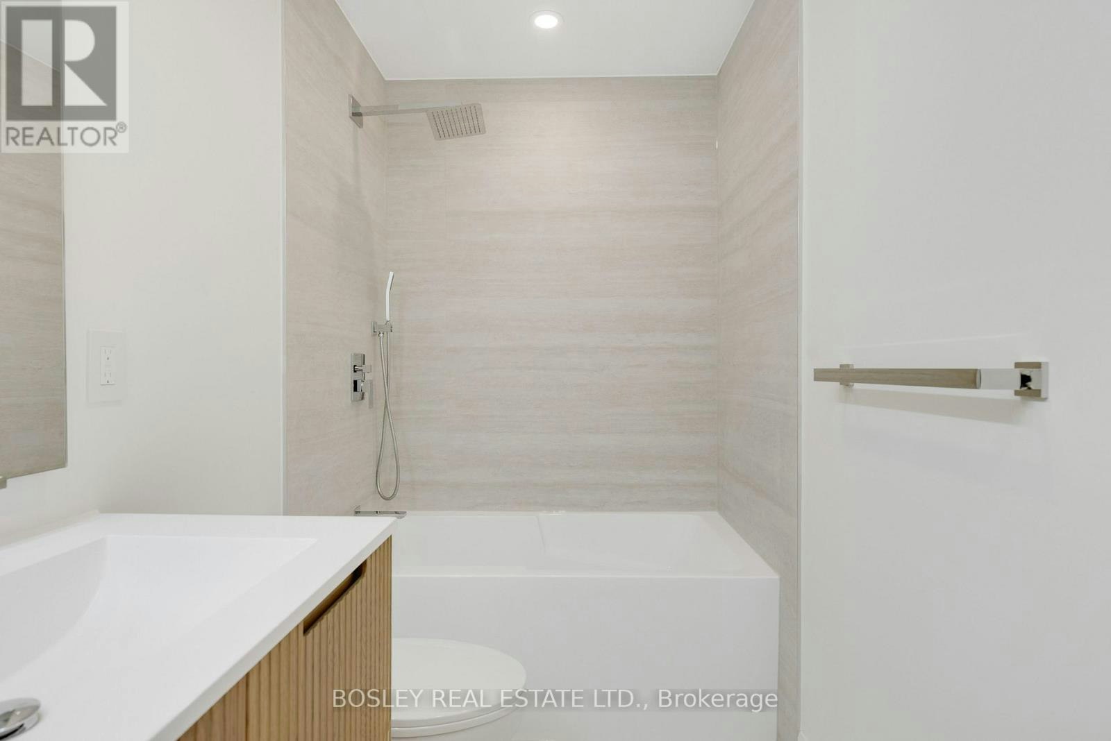 B-225 Gainsborough Road, Toronto, ON, M4L 3C7 - 21