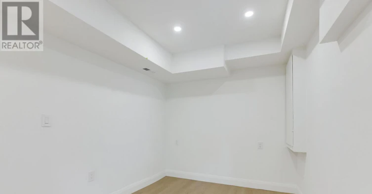 B-225 Gainsborough Road, Toronto, ON, M4L 3C7 - 14