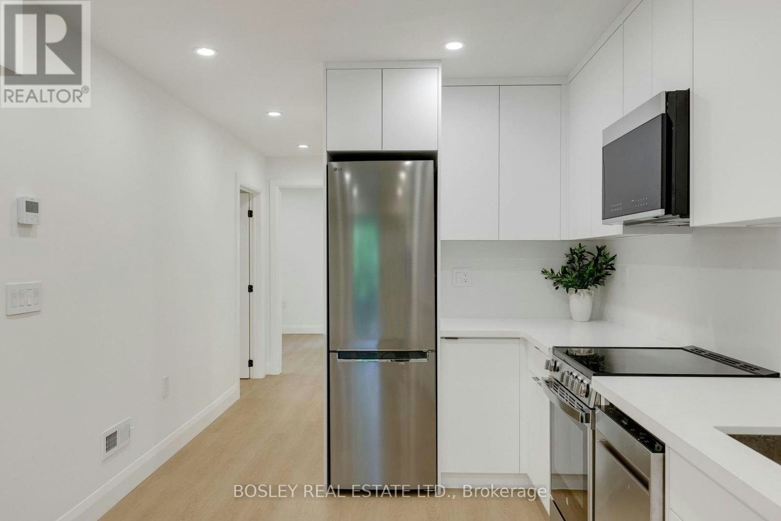 B-225 Gainsborough Road, Toronto, ON, M4L 3C7 - 12