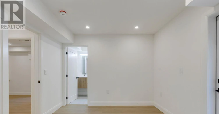 B-225 Gainsborough Road, Toronto, ON, M4L 3C7 - 19