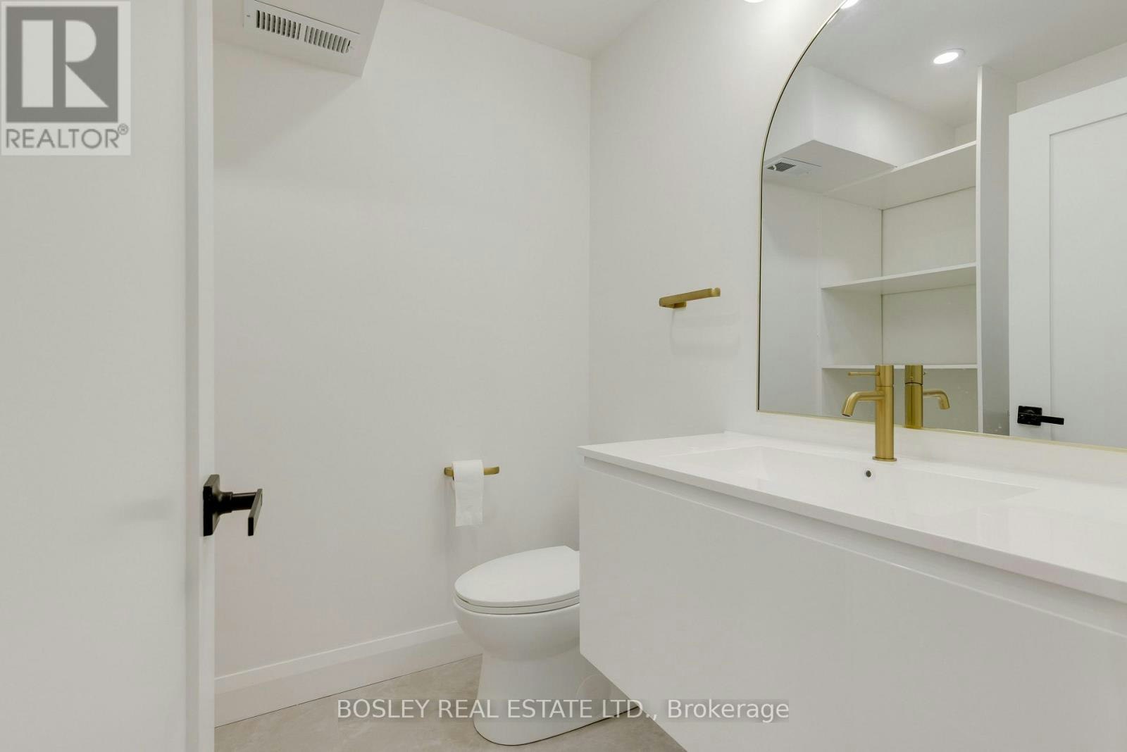B-225 Gainsborough Road, Toronto, ON, M4L 3C7 - 17