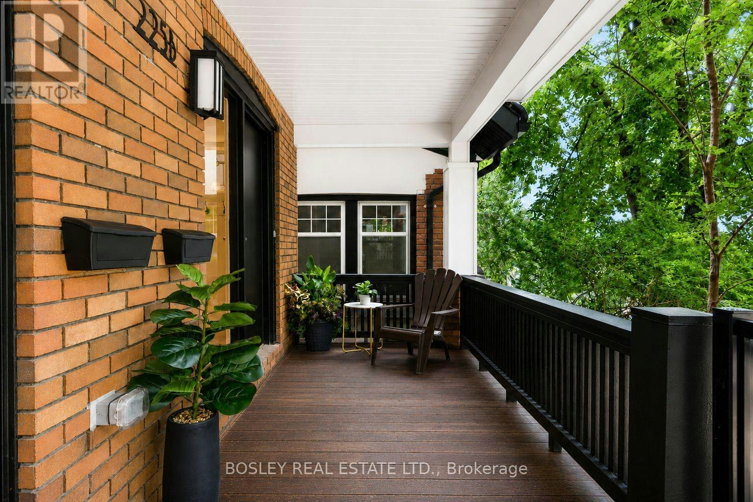 B-225 Gainsborough Road, Toronto, ON, M4L 3C7 - 2
