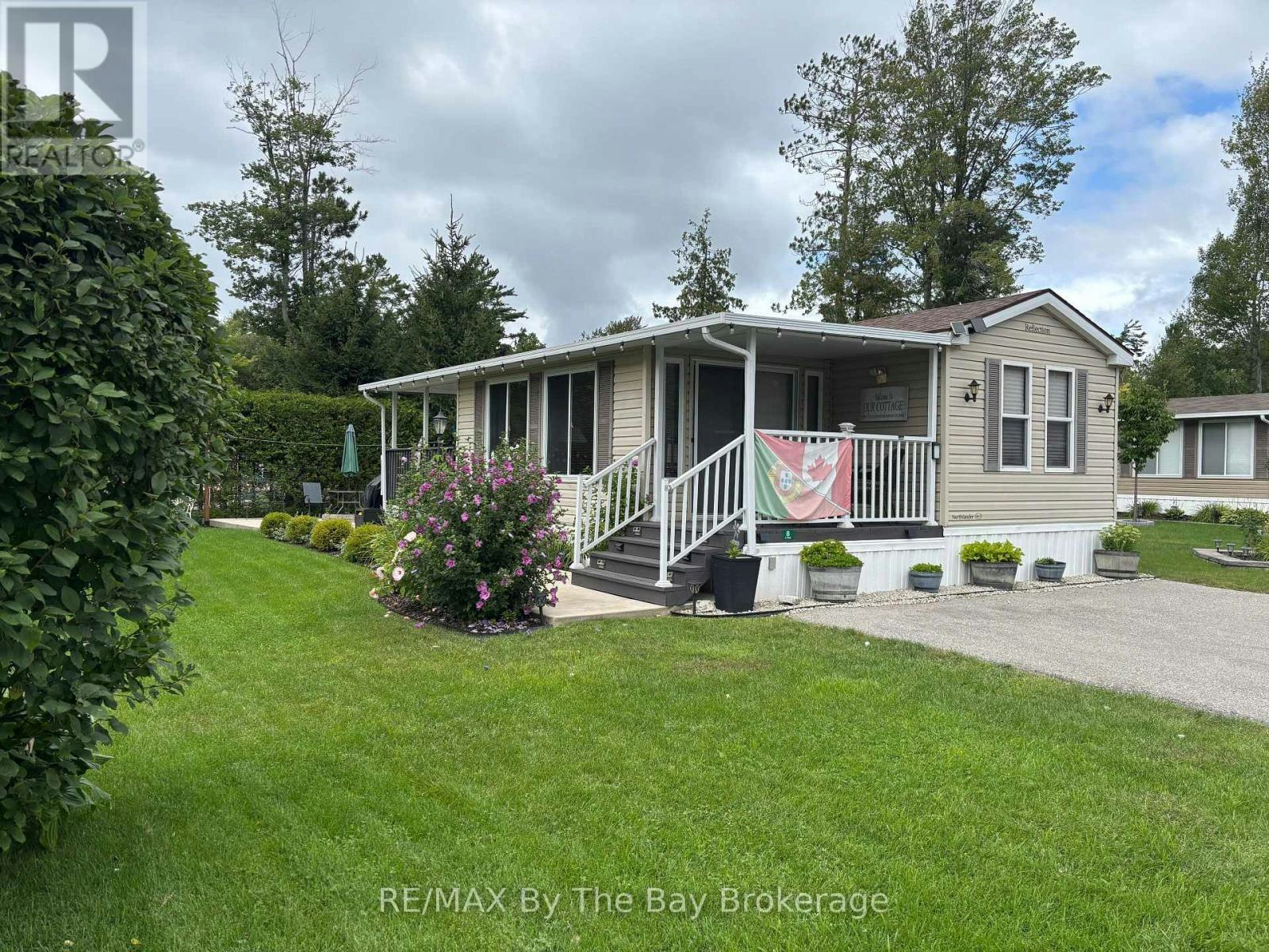 8 Kenora Trail, Wasaga Beach, ON, L9Z 1X7