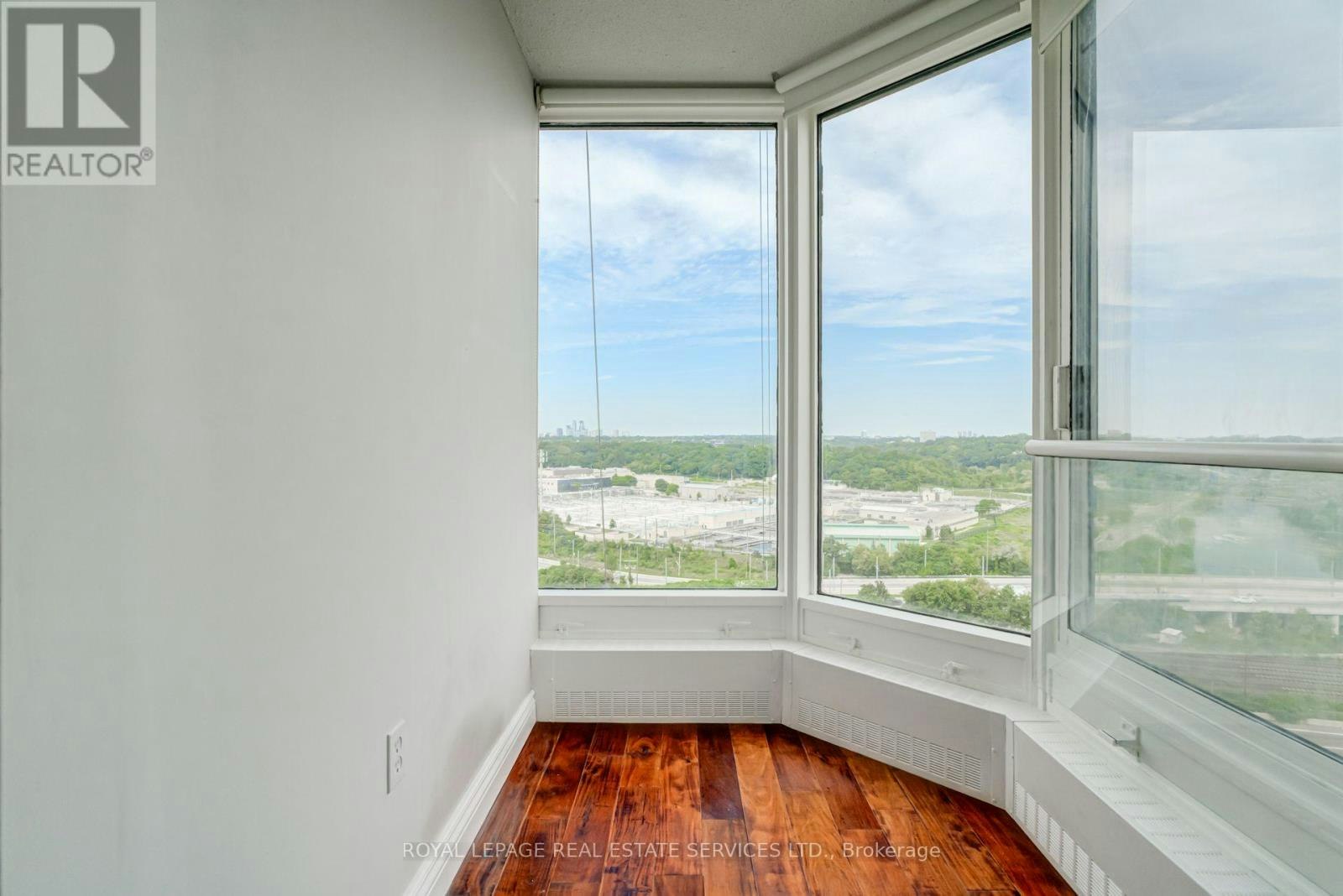 1610-2045 Lake Shore Boulevard W, Toronto, ON, M8V 2Z6 - 11