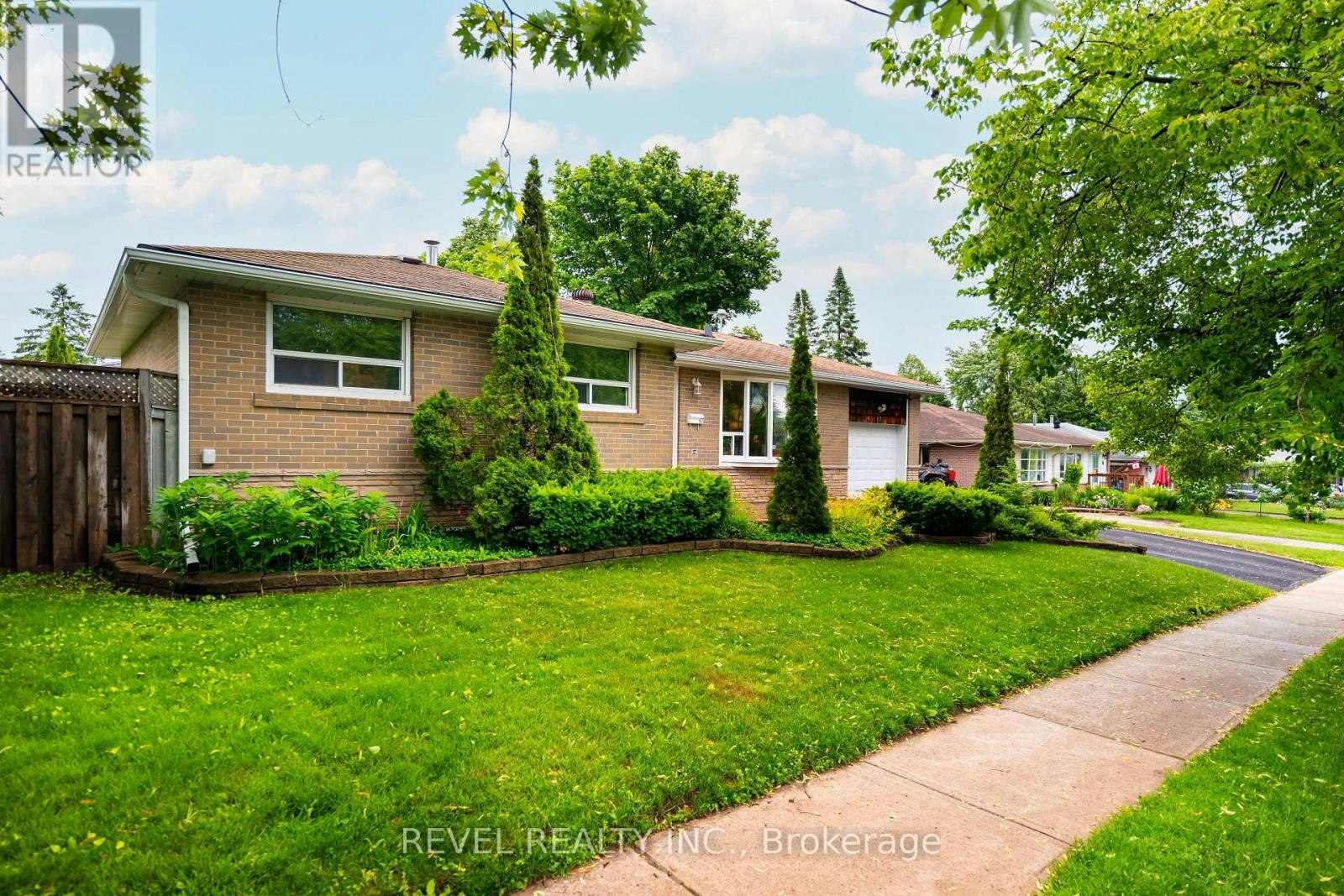 67 Carlton Drive, Orangeville, ON, L9W 2X8