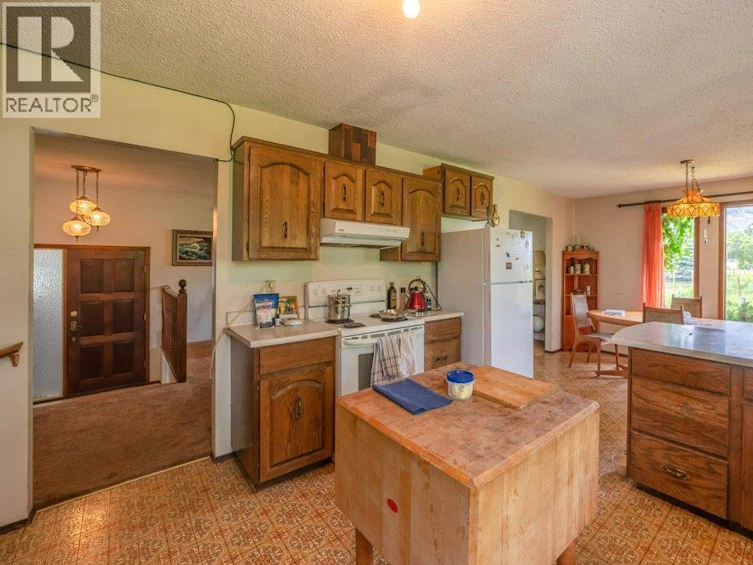 294 18 Road Road, Oliver, BC, V0H 1T1 - 11