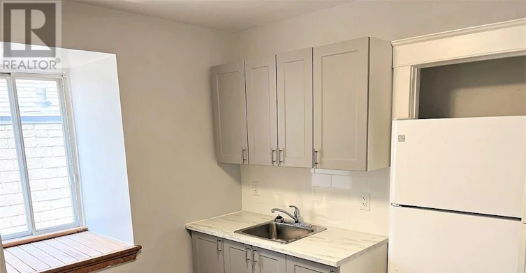 2-13 Marier Avenue, Ottawa, ON, K1L 5S6 - 8