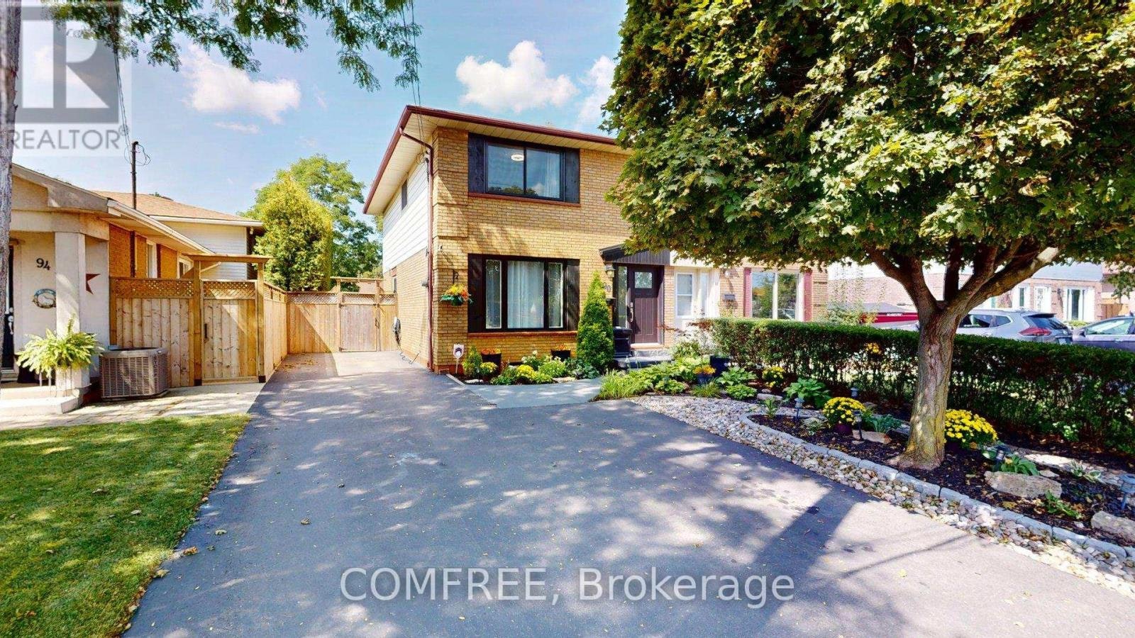90 San Antonio Drive, Hamilton, ON, L9C 5N2