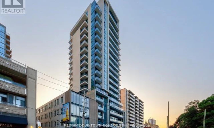 303-1486 Bathurst Street