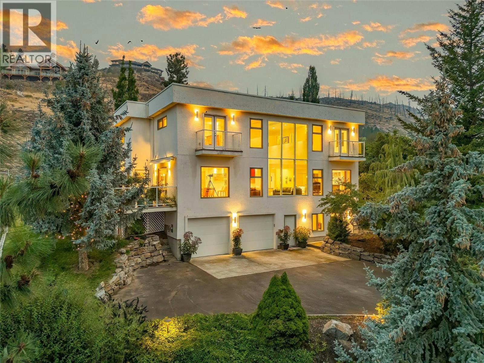 5851 Lakeshore Road, Kelowna, BC, V1W 4J5