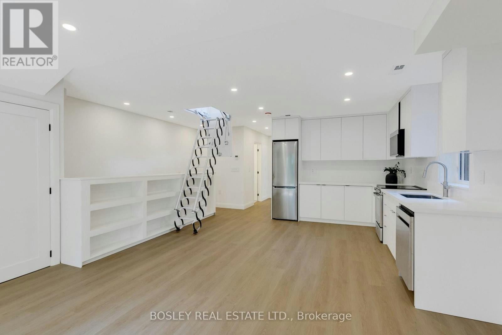 A-225 Gainsborough Road, Toronto, ON, M4L 3C7 - 18
