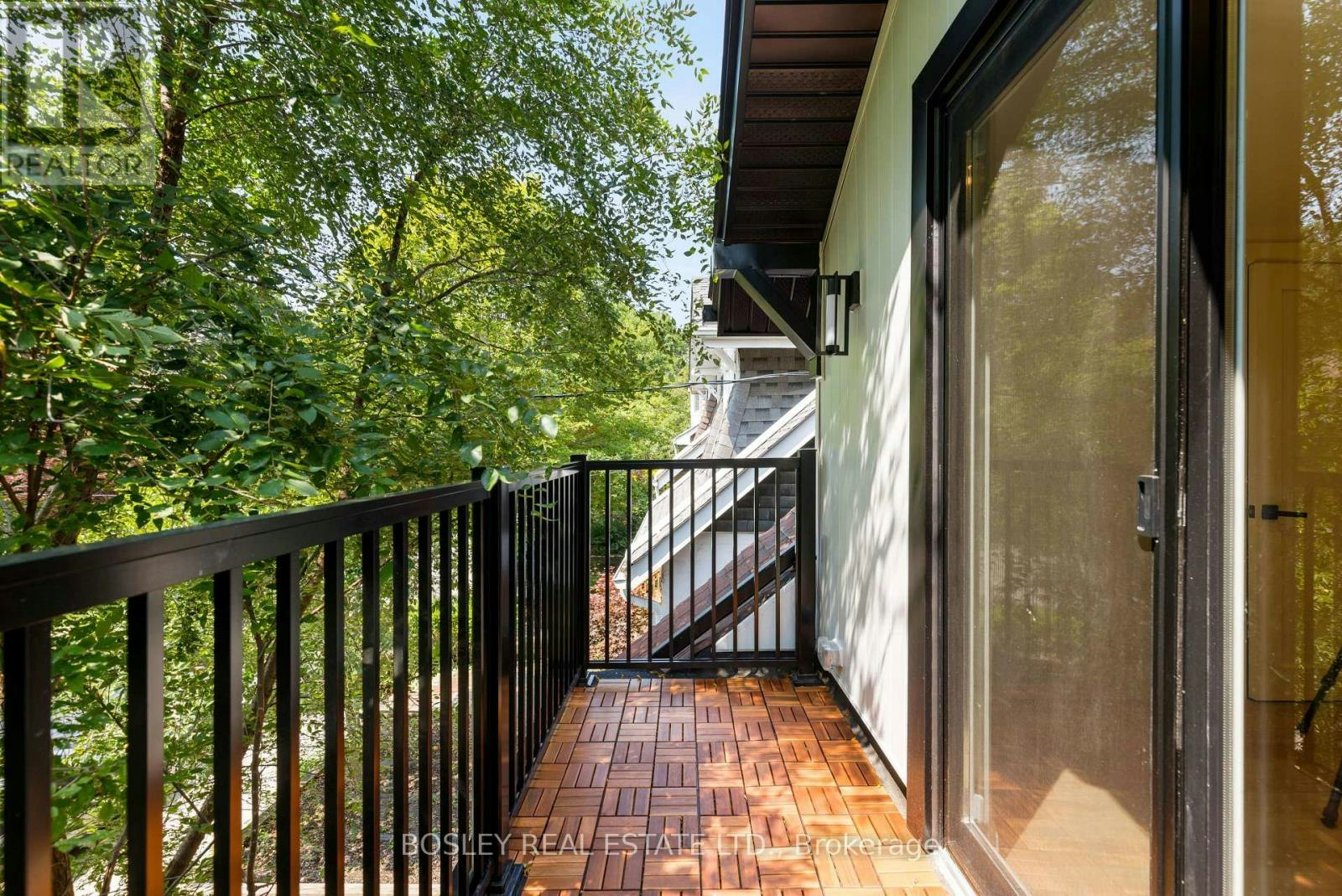 A-225 Gainsborough Road, Toronto, ON, M4L 3C7 - 15