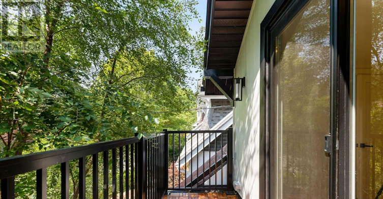 A-225 Gainsborough Road, Toronto, ON, M4L 3C7 - 15