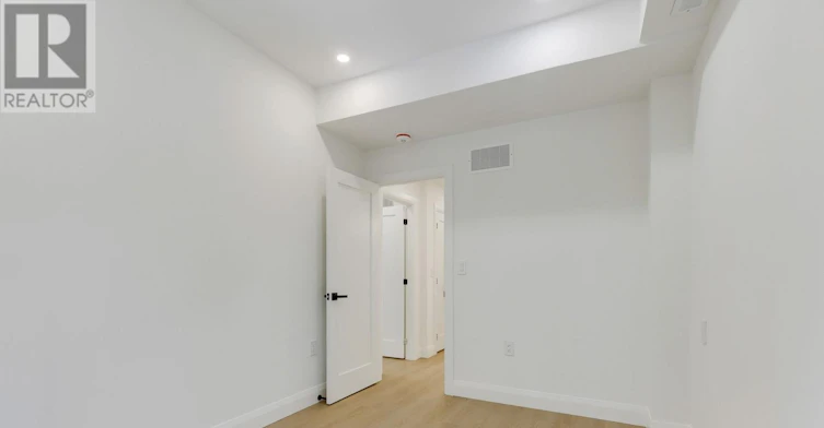 A-225 Gainsborough Road, Toronto, ON, M4L 3C7 - 35