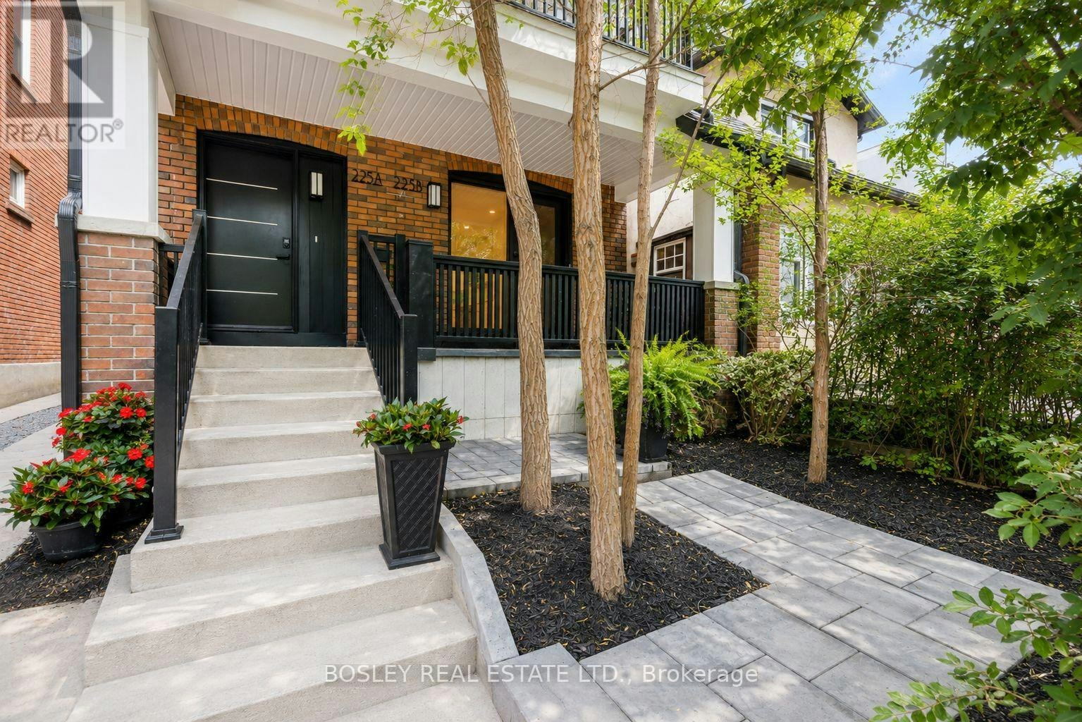 A-225 Gainsborough Road, Toronto, ON, M4L 3C7 - 2