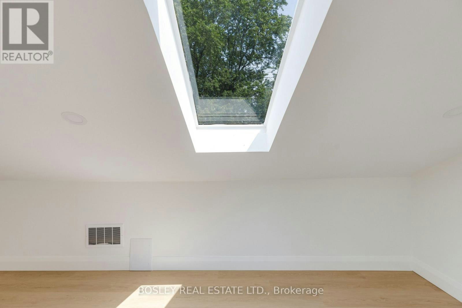 A-225 Gainsborough Road, Toronto, ON, M4L 3C7 - 20