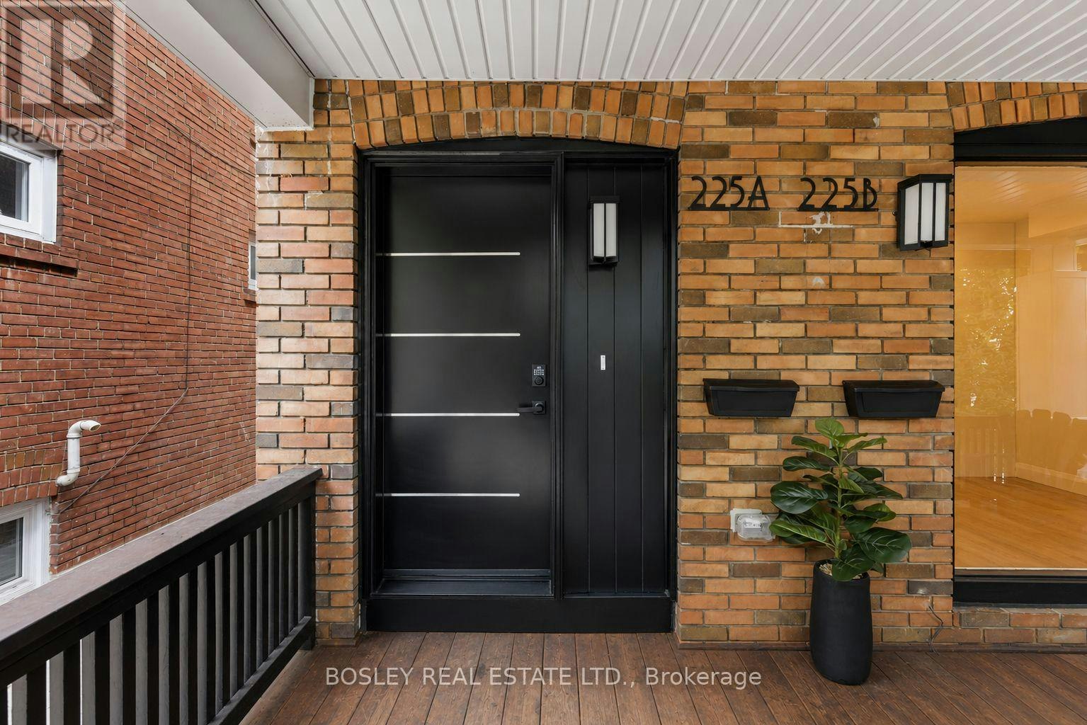 A-225 Gainsborough Road, Toronto, ON, M4L 3C7 - 5