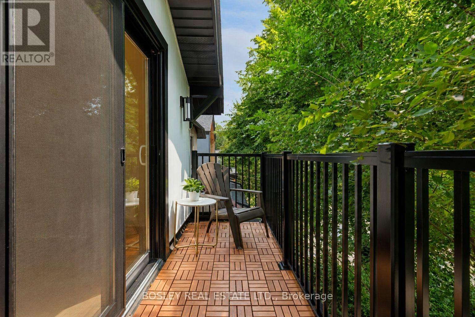 A-225 Gainsborough Road, Toronto, ON, M4L 3C7 - 14