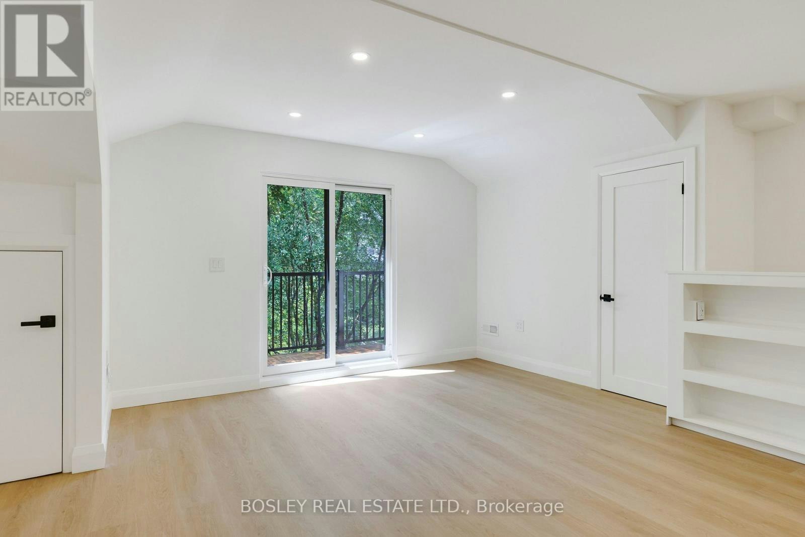 A-225 Gainsborough Road, Toronto, ON, M4L 3C7 - 12