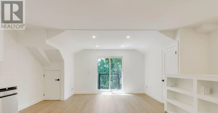 A-225 Gainsborough Road, Toronto, ON, M4L 3C7 - 11