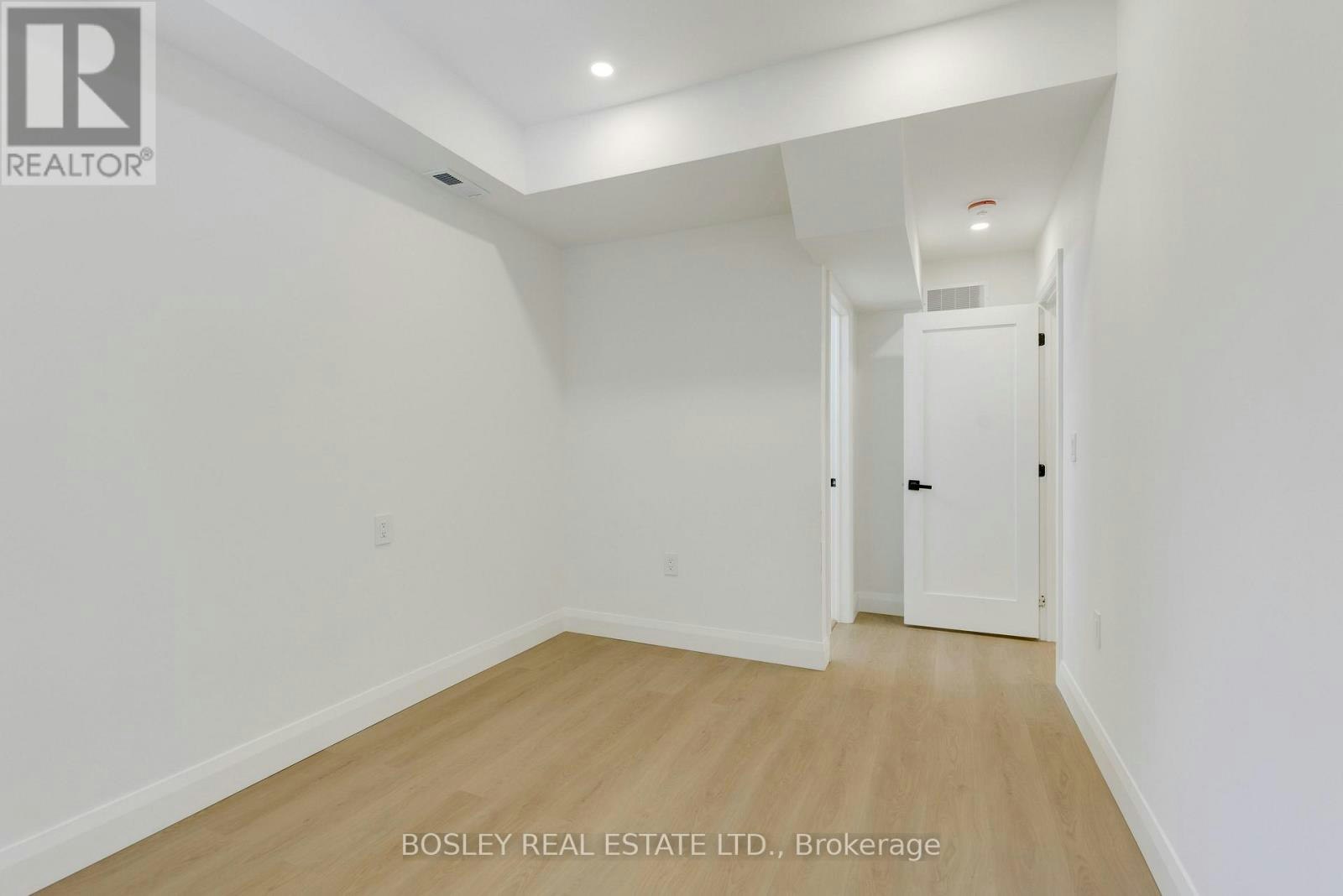 A-225 Gainsborough Road, Toronto, ON, M4L 3C7 - 30