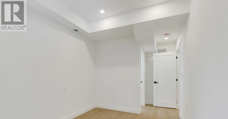 A-225 Gainsborough Road, Toronto, ON, M4L 3C7 - 30