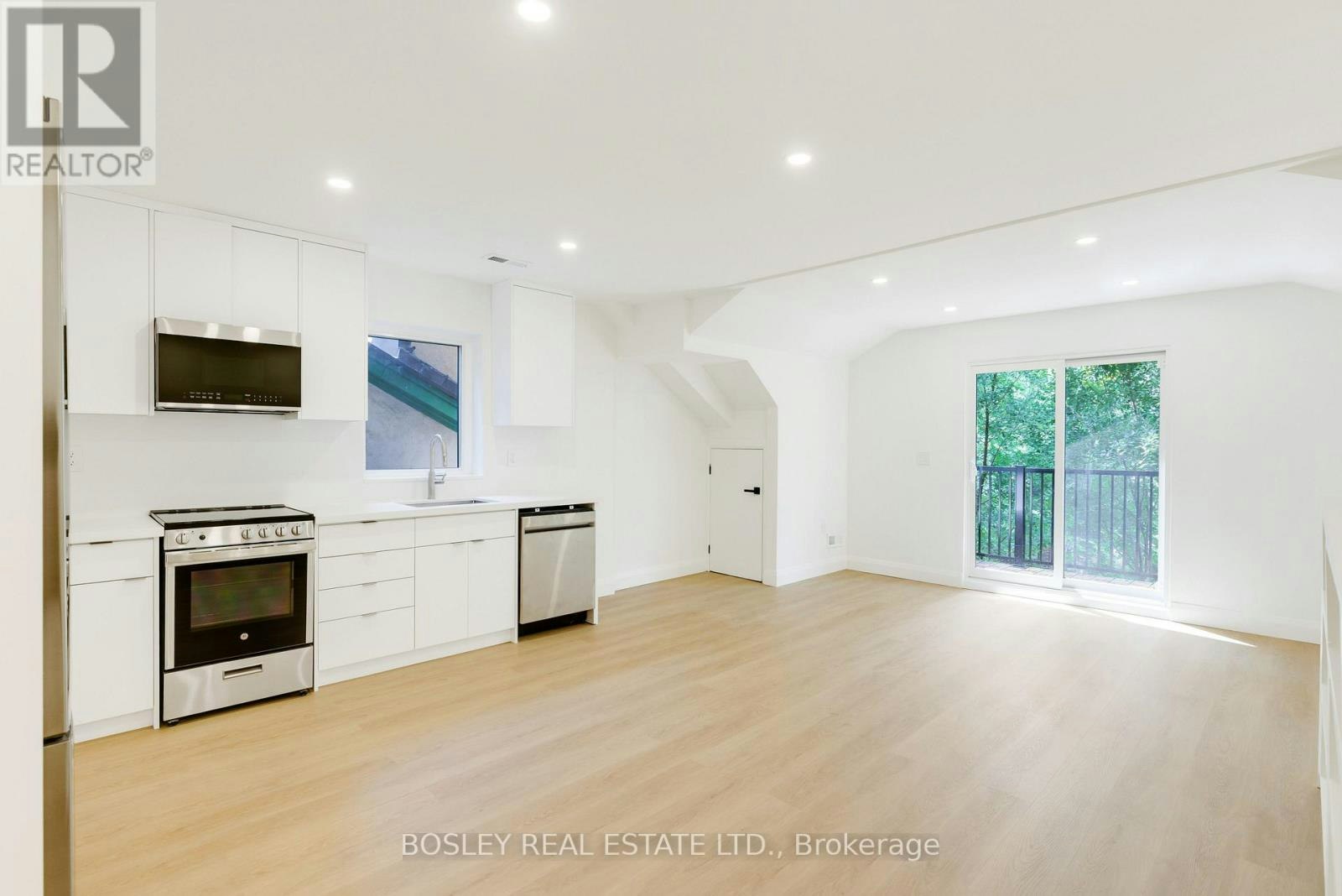 A-225 Gainsborough Road, Toronto, ON, M4L 3C7 - 10