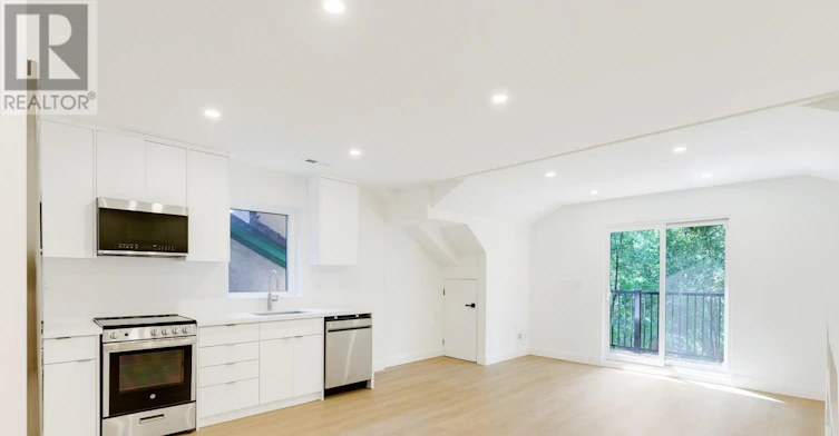A-225 Gainsborough Road, Toronto, ON, M4L 3C7 - 10