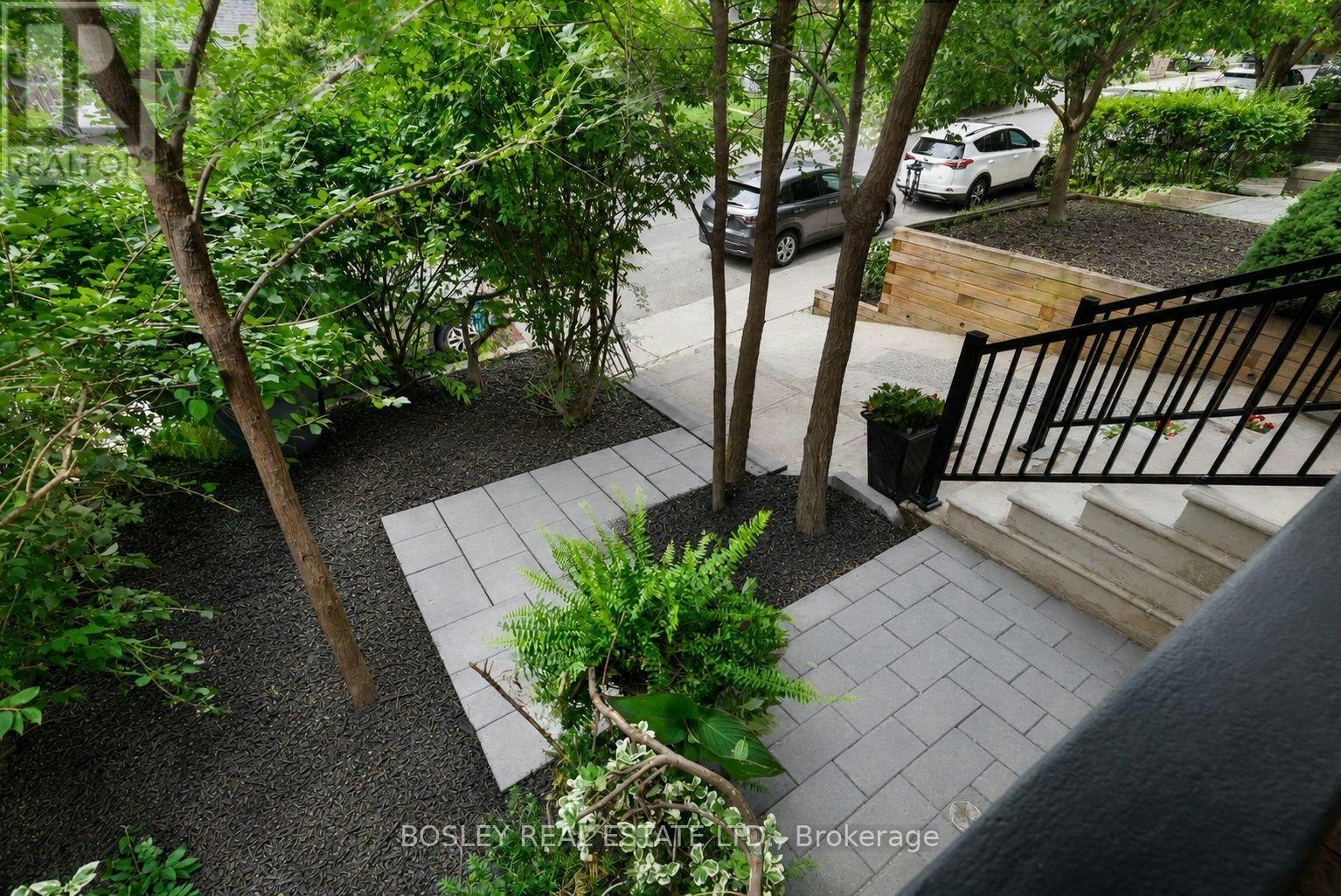 A-225 Gainsborough Road, Toronto, ON, M4L 3C7 - 4