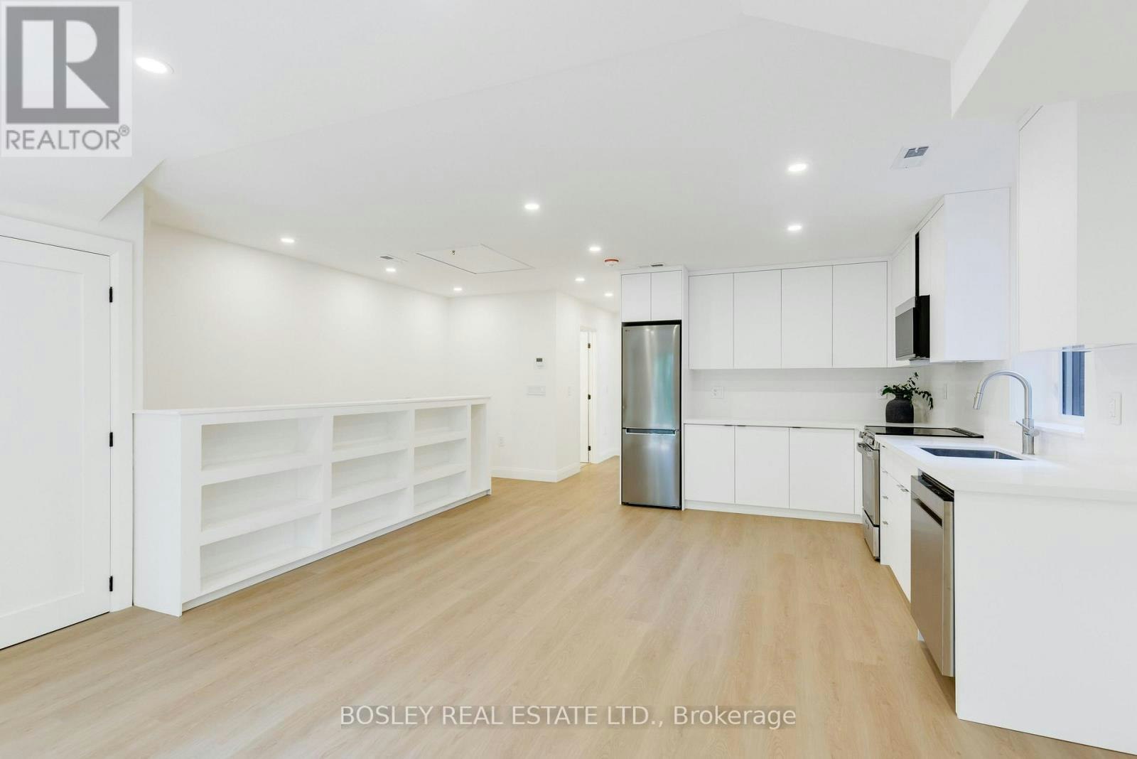 A-225 Gainsborough Road, Toronto, ON, M4L 3C7 - 7