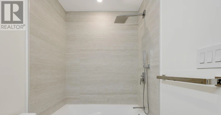 A-225 Gainsborough Road, Toronto, ON, M4L 3C7 - 32