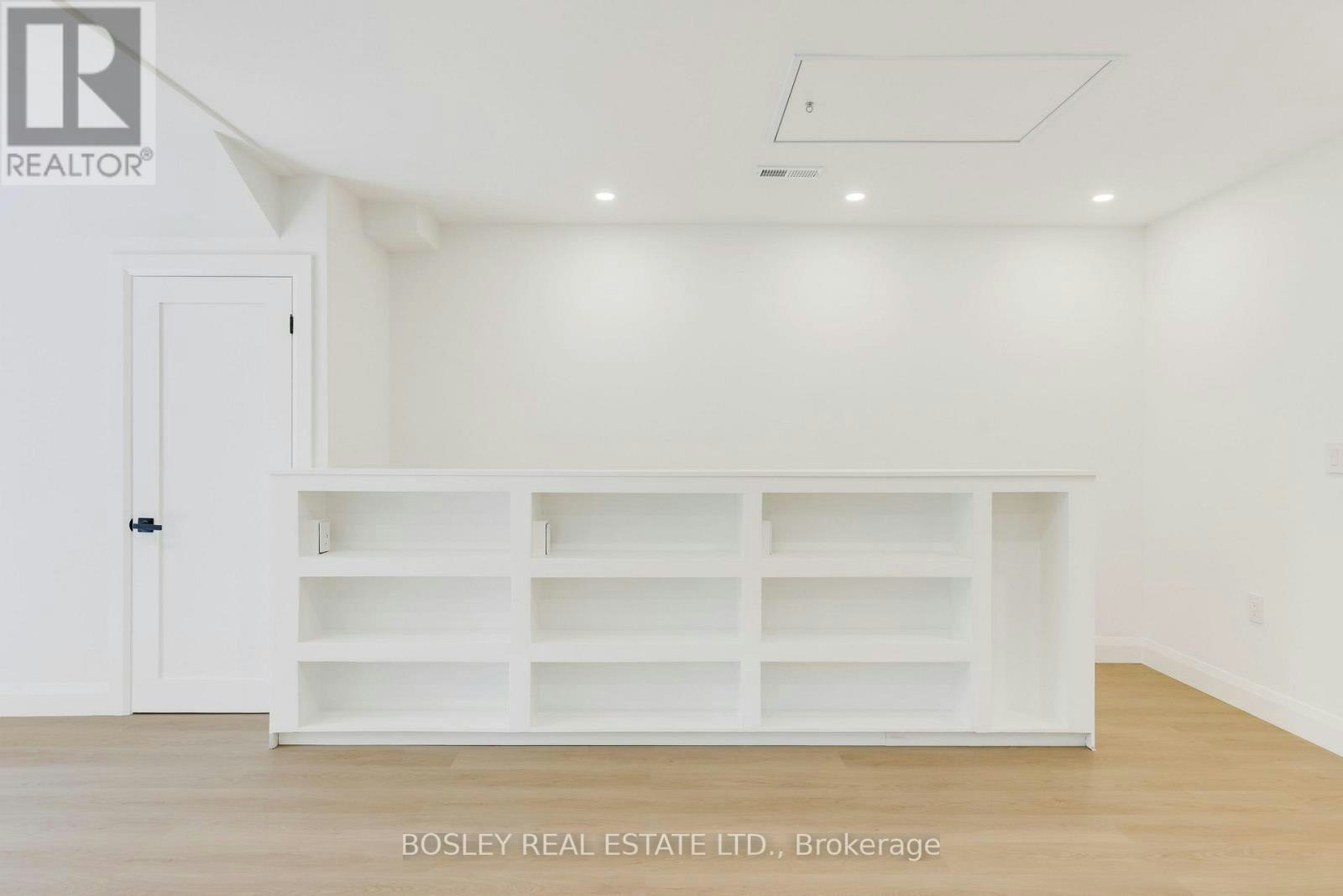 A-225 Gainsborough Road, Toronto, ON, M4L 3C7 - 9
