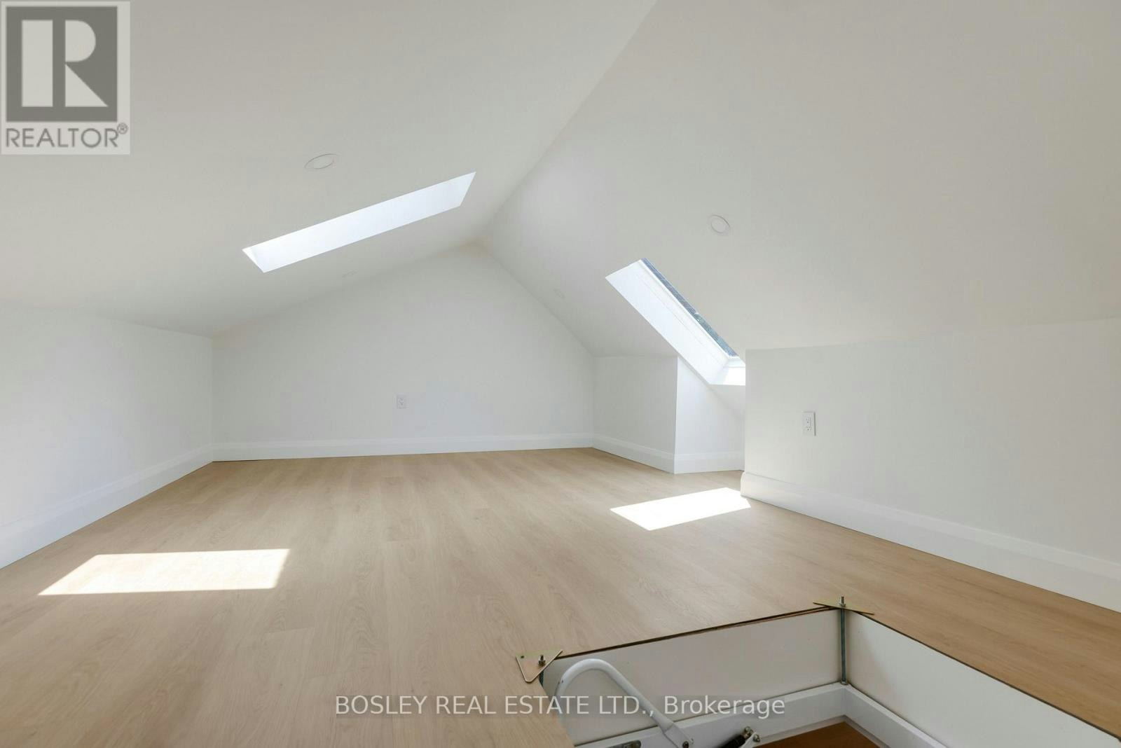 A-225 Gainsborough Road, Toronto, ON, M4L 3C7 - 22