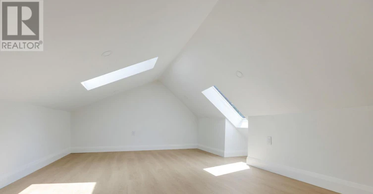 A-225 Gainsborough Road, Toronto, ON, M4L 3C7 - 22