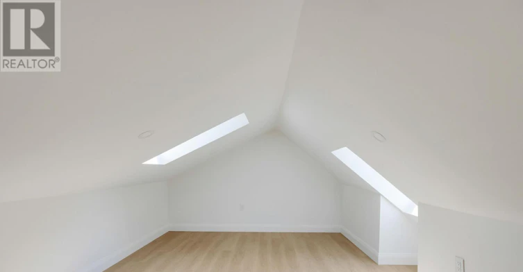 A-225 Gainsborough Road, Toronto, ON, M4L 3C7 - 21